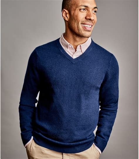 men's navy v neck jumpers